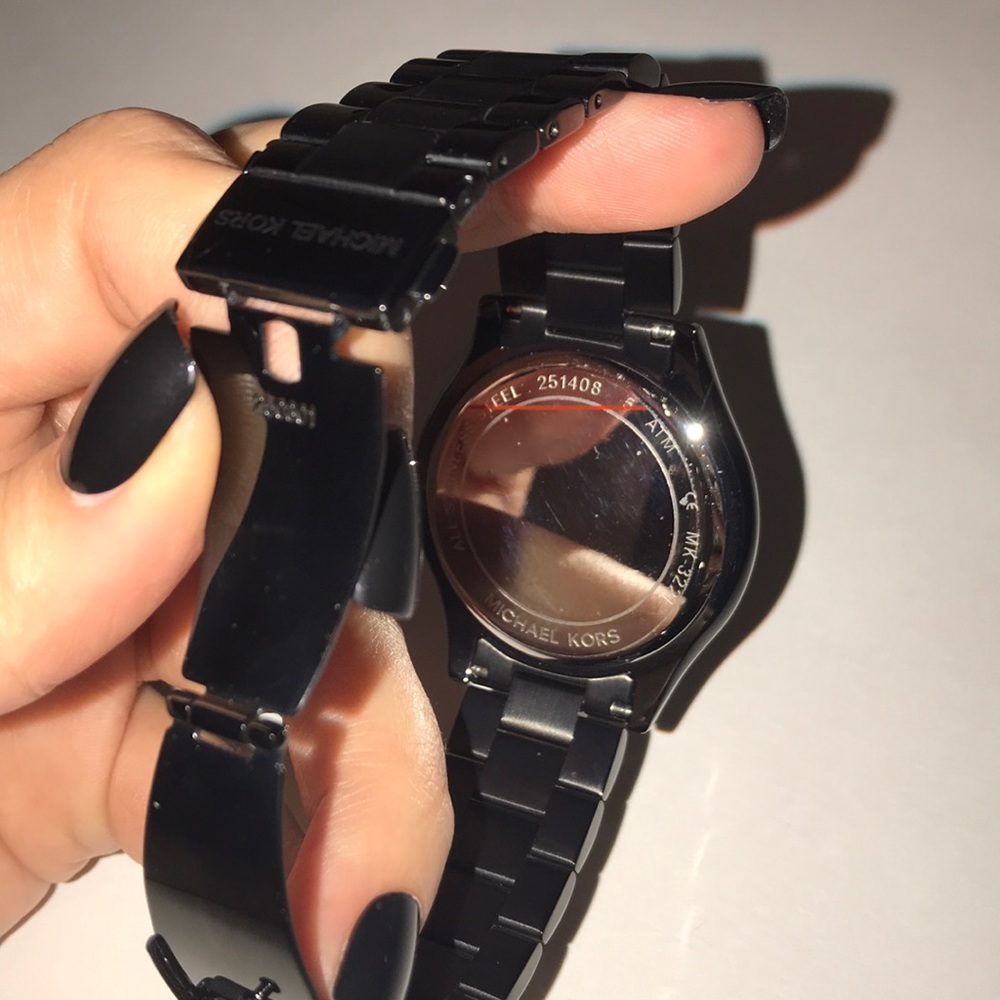 Michael Kors Black Watch - Picture 5 of 6
